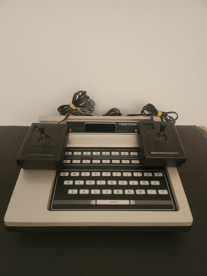 Philips Videopac G7000 + 2 Controllers