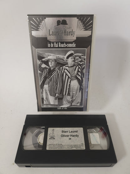 Laurel & Hardy Deel 28 Saps at Sea VHS