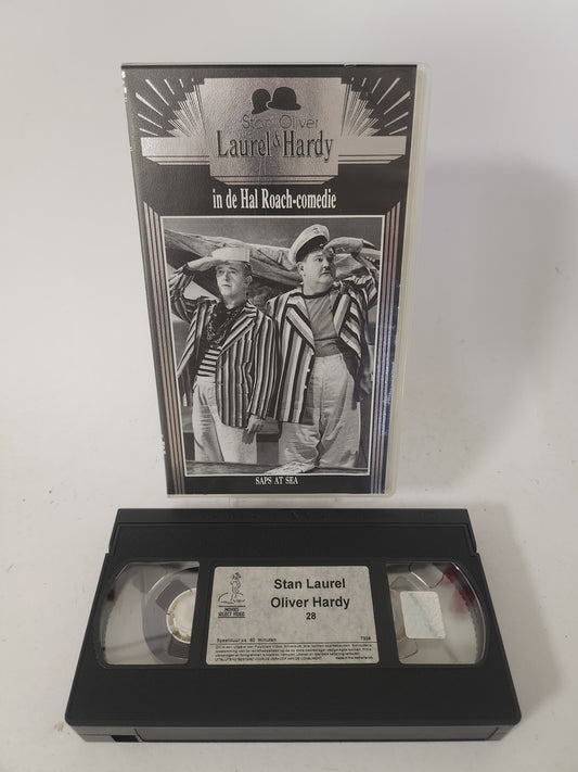 Laurel & Hardy Deel 28 Saps at Sea VHS