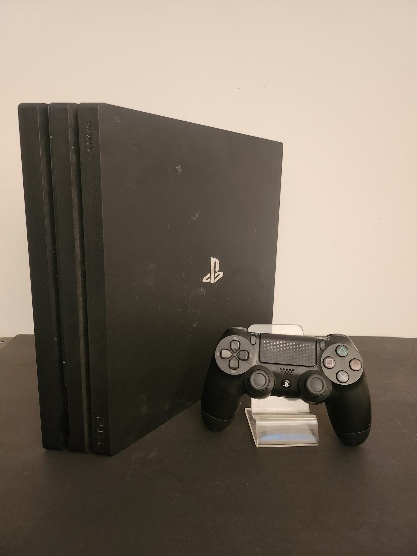Zwarte Playstation 4 Pro 1TB + Controller