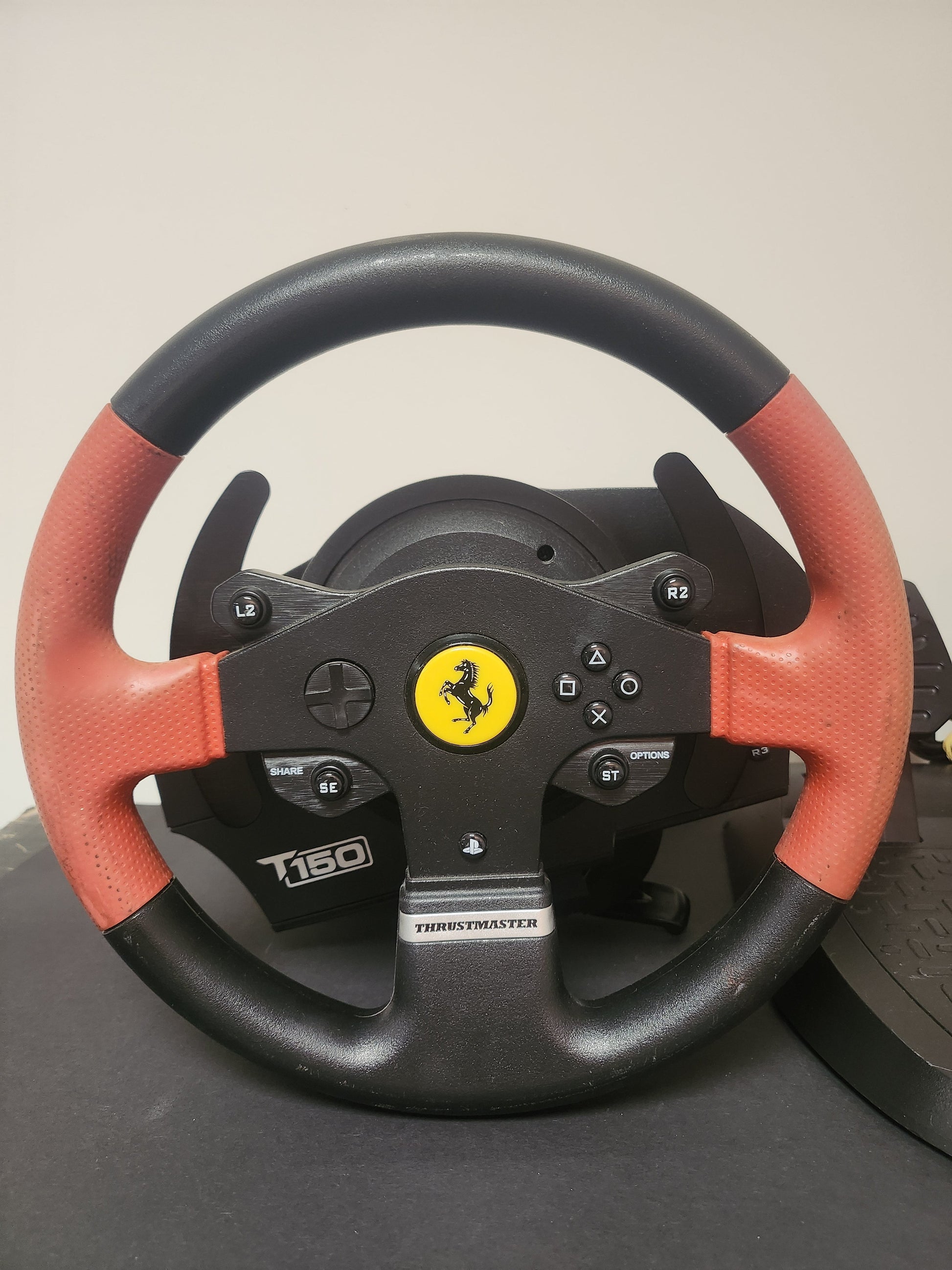 Thrustmaster T150 Ferrari Edition Stuur + Pedalen Playstation 3/ Playstation 4 - Playstation 3 Accessoires