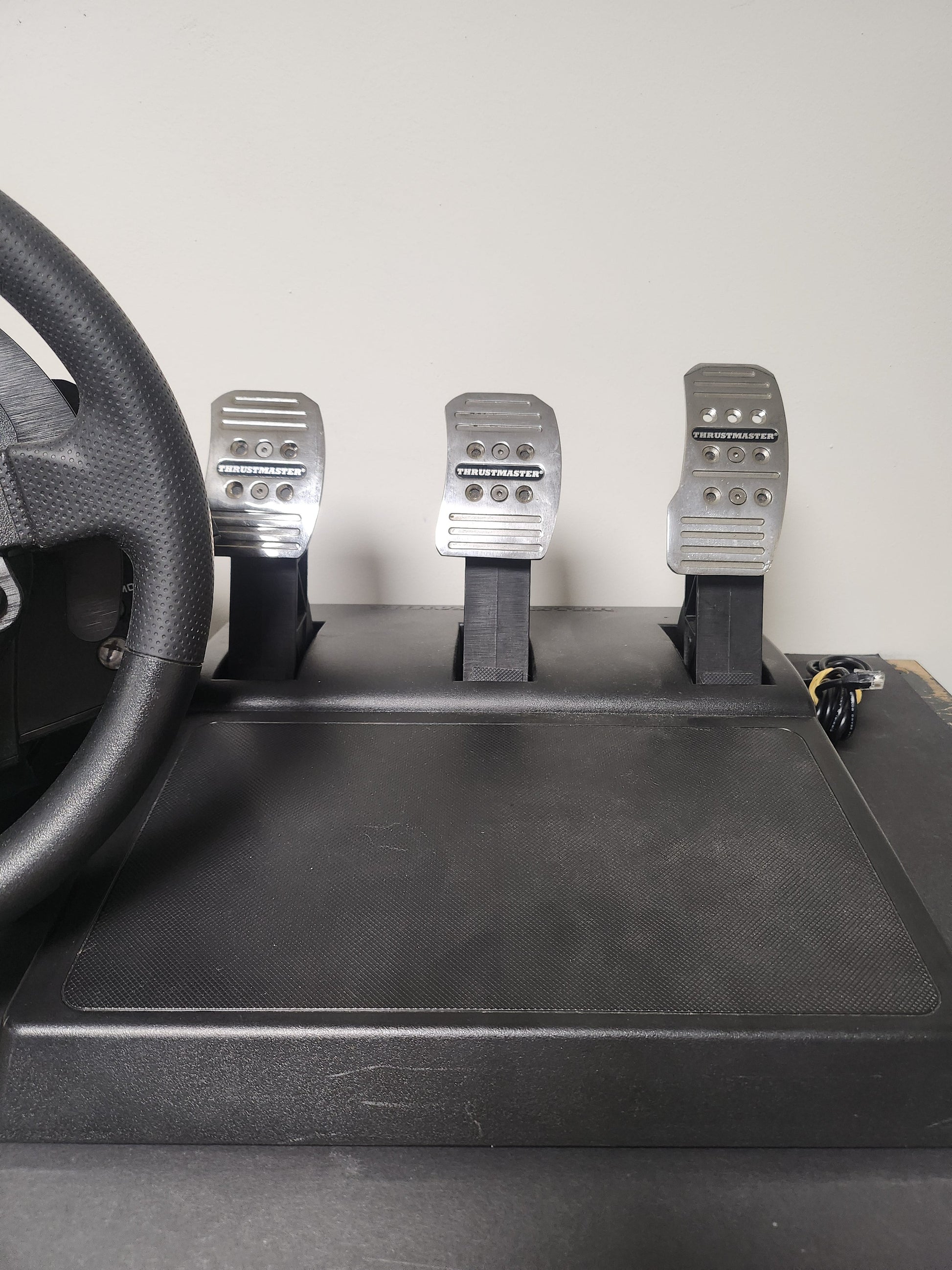 Thrustmaster TMX Stuur + Pedalen PC/ Xbox One - Xbox One Accessoires