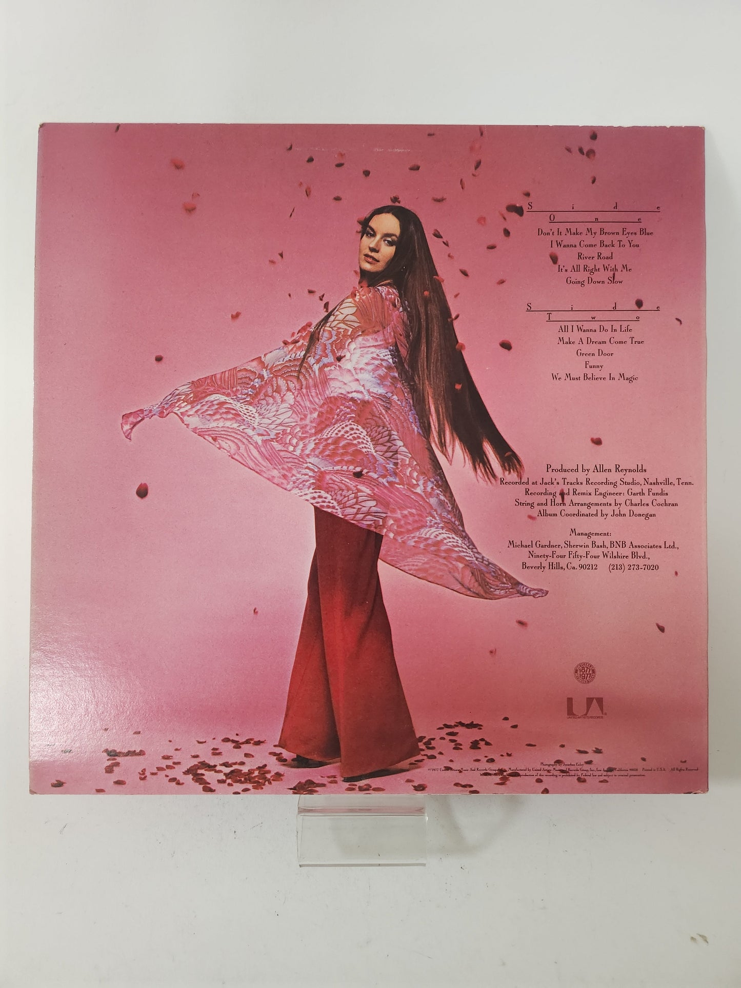 We Must Believe in Magic: Crystal Gayle LP Vinyl - Lp Vinyl