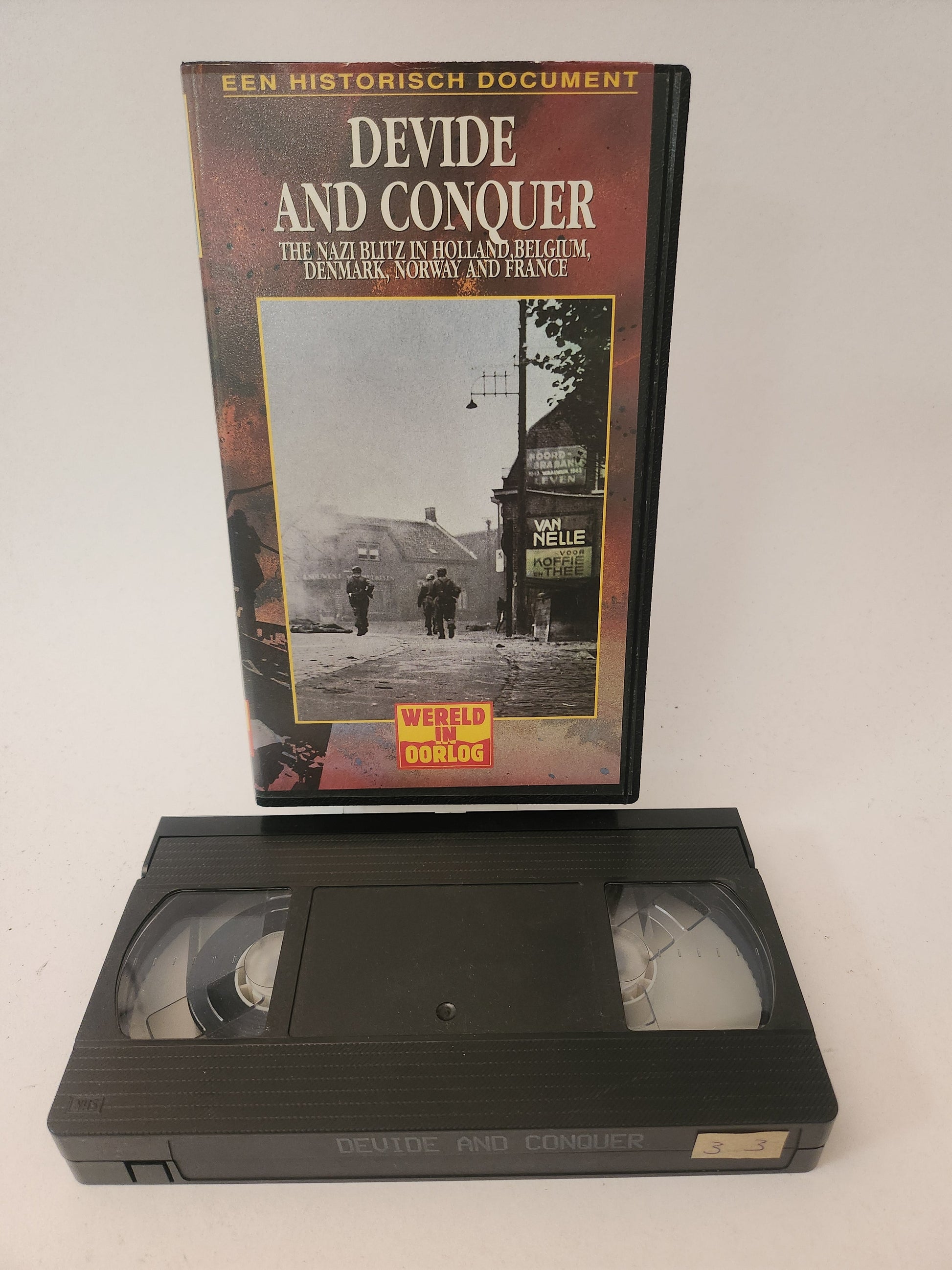 Wereld in Oorlog: Devide and Conquer VHS - VHS Volwassenen