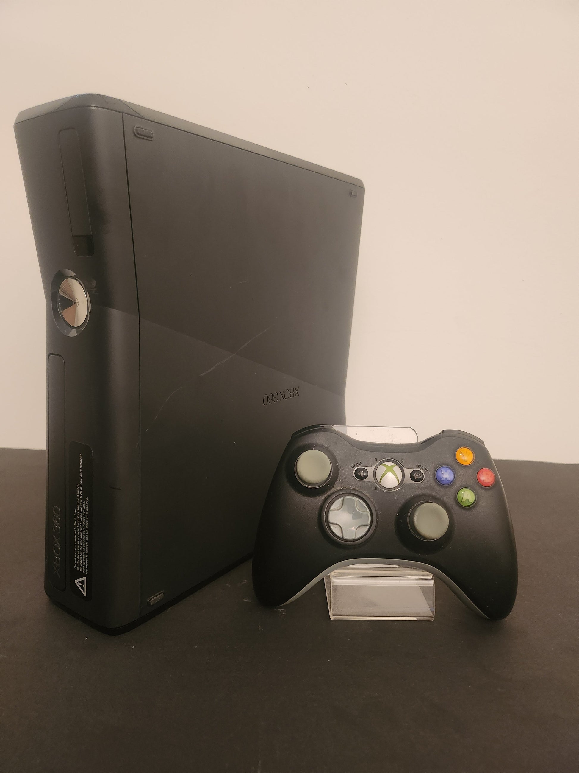Xbox 360 S 4GB Zwart + Stroomkabel + Adapter + AV-kabel - Xbox 360 Consoles