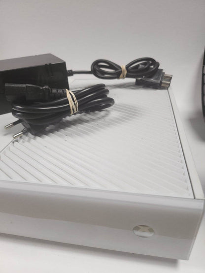 Xbox One White (model 1540) met adapter - Feniks Gameshop