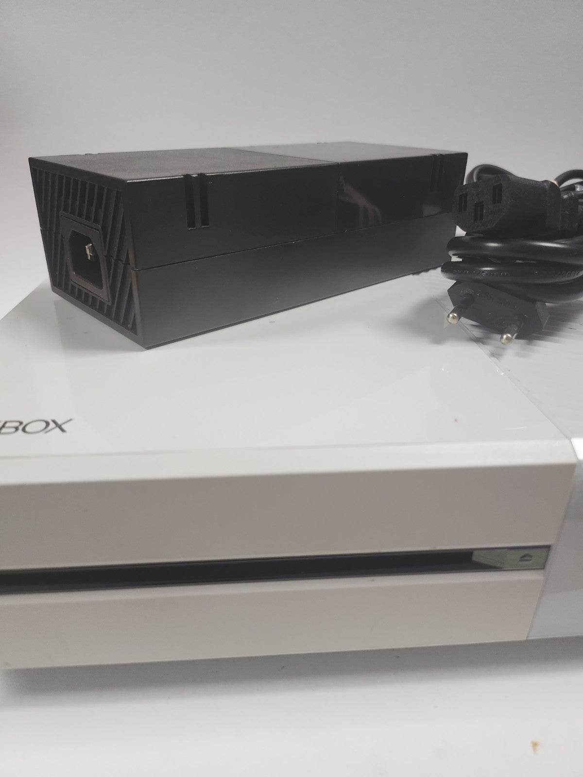 Xbox One White (model 1540) met adapter - Feniks Gameshop