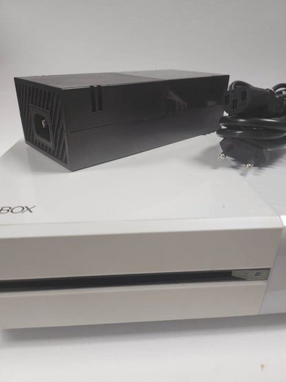 Xbox One White (model 1540) met adapter - Feniks Gameshop