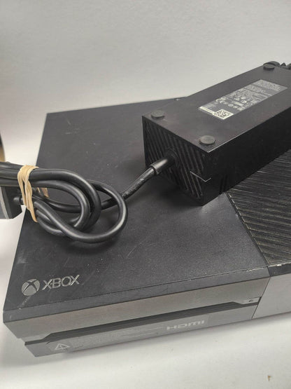 Xbox One Zwart (model 1540) 500gb met adapter. - Feniks Gameshop