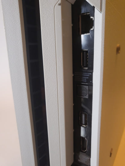 Playstation 4 White Pro mit 1 Controller und allen Kabeln
