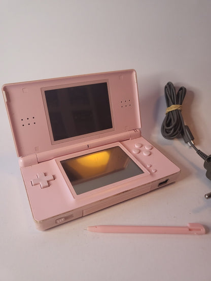 Nintendo DS Lite Rose mit Touchpen und Ladegerät