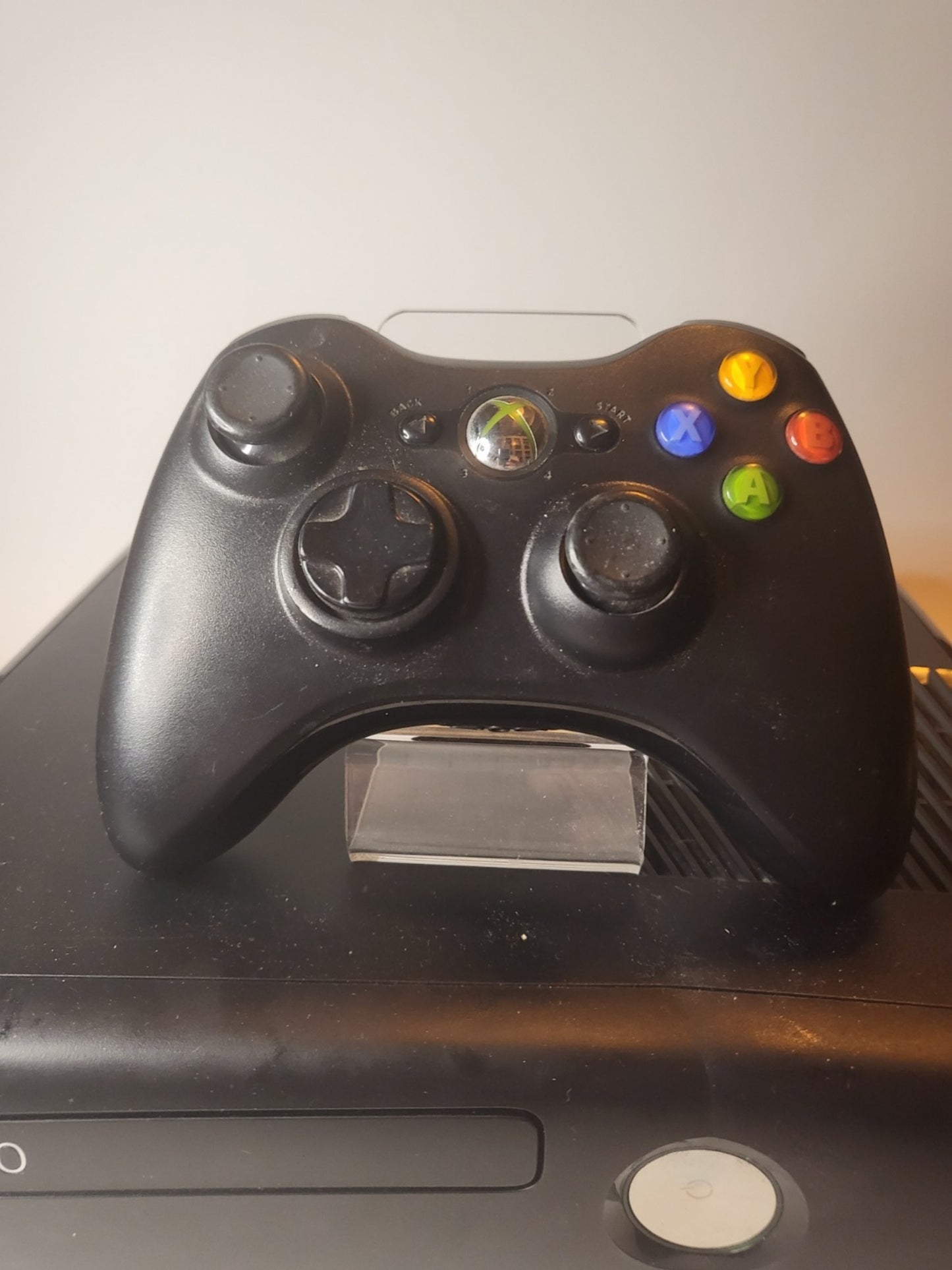 Zwarte Xbox 360 Slim 4gb met controller en alle kabels