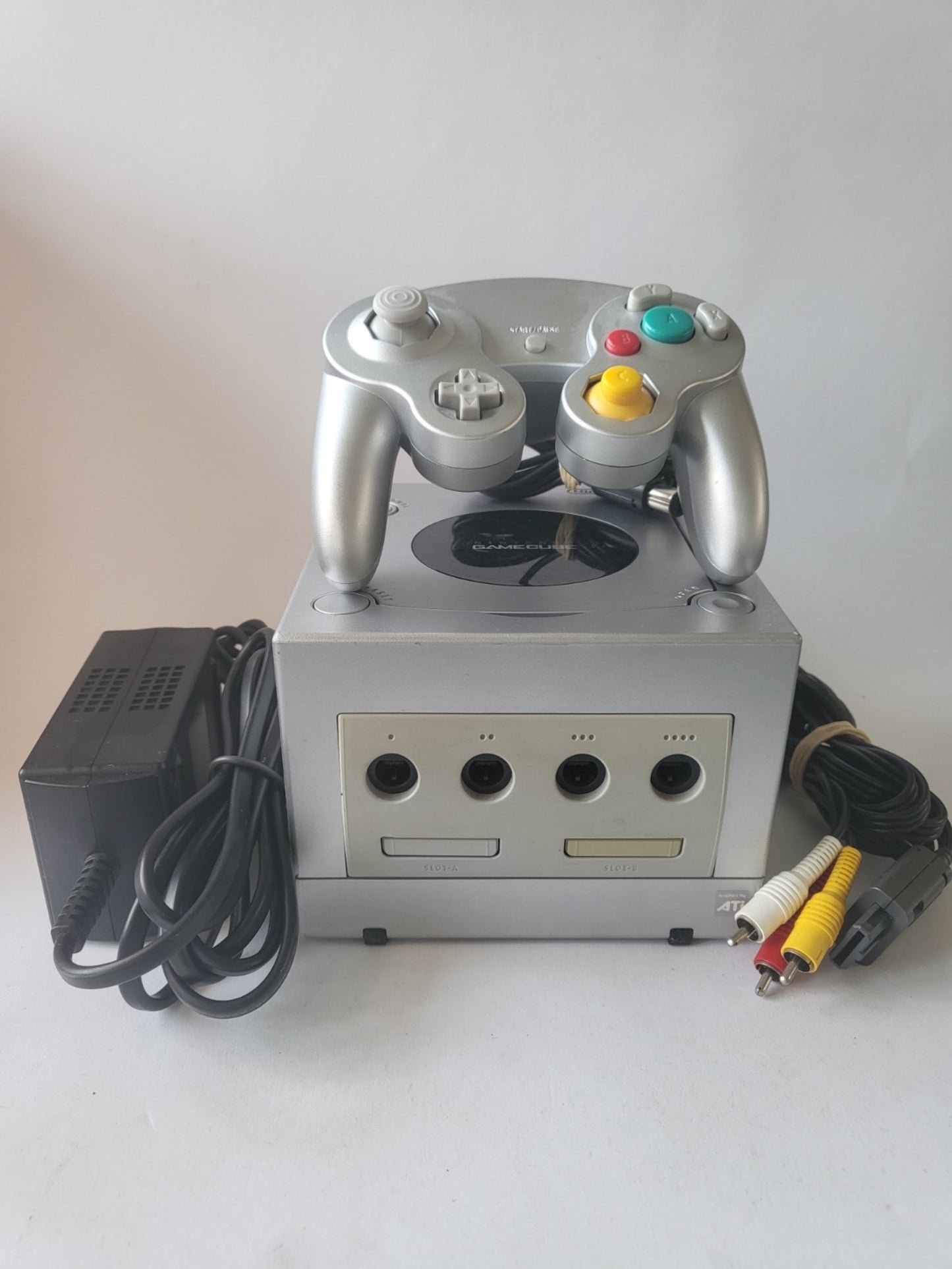Nintendo Gamecube Silver mit 1 silbernen Controller und allen Kabeln