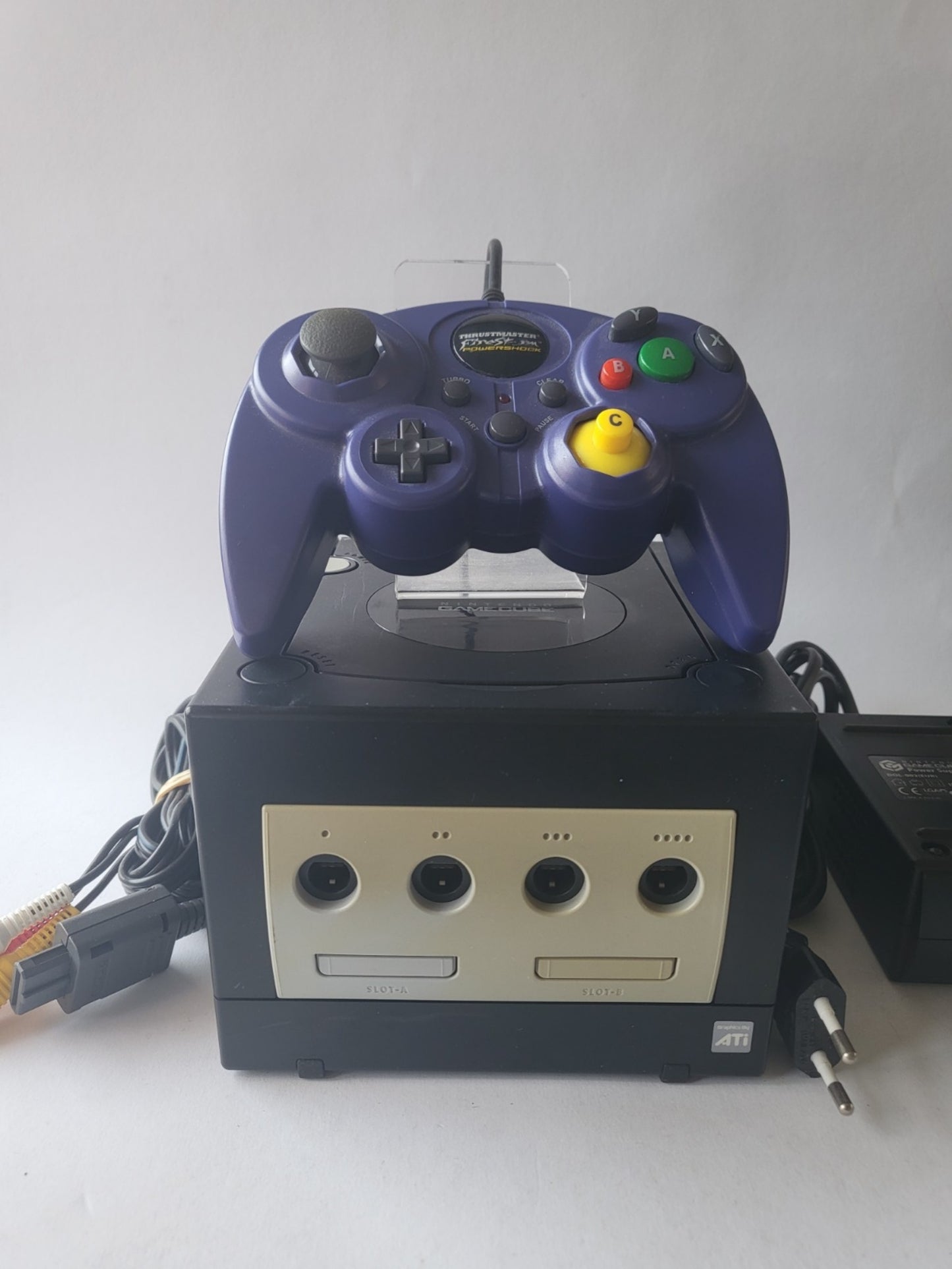 Nintendo Gamecube Zwart met 1 Paarse Thrustmaster controller en alle kabels