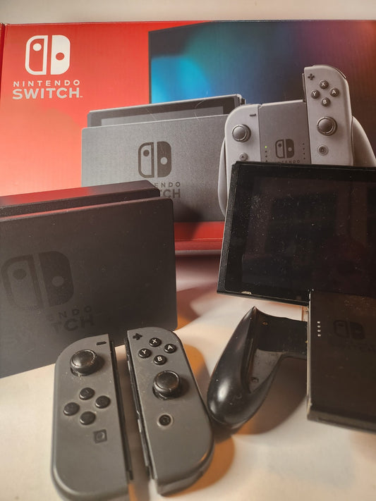 Nintendo Switch Schwarz im Karton